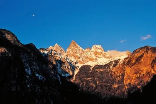 云南旅行經典路線攻略！邂逅雪域圣境，醉心云海奇觀