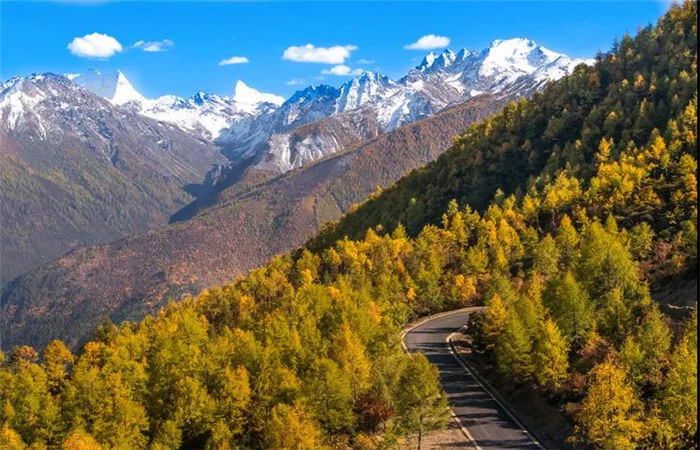 云南旅游 自駕游線路 6.12日端午節(jié)瀘亞線穿越，稻城亞丁徒步！