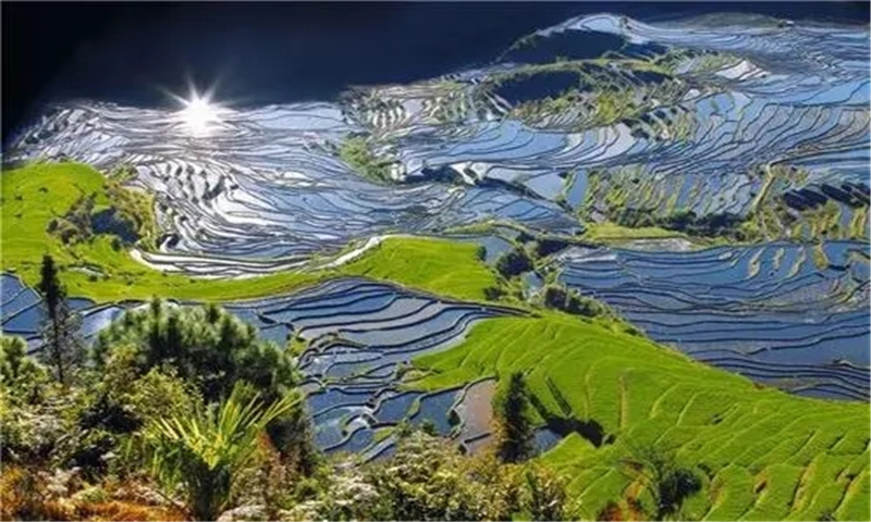 云南紅河旅游—云南十大特色旅游新地標(biāo)：撒瑪壩萬畝梯田景區(qū)