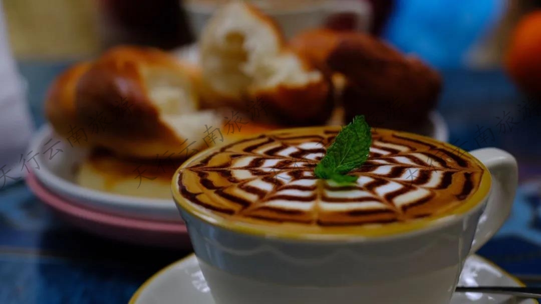 慢品·一杯咖啡，一盞清茶，自在好云南