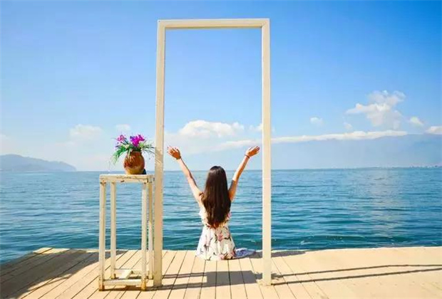 云南傳媒公司：每個(gè)人都應(yīng)該來(lái)一次洱海！